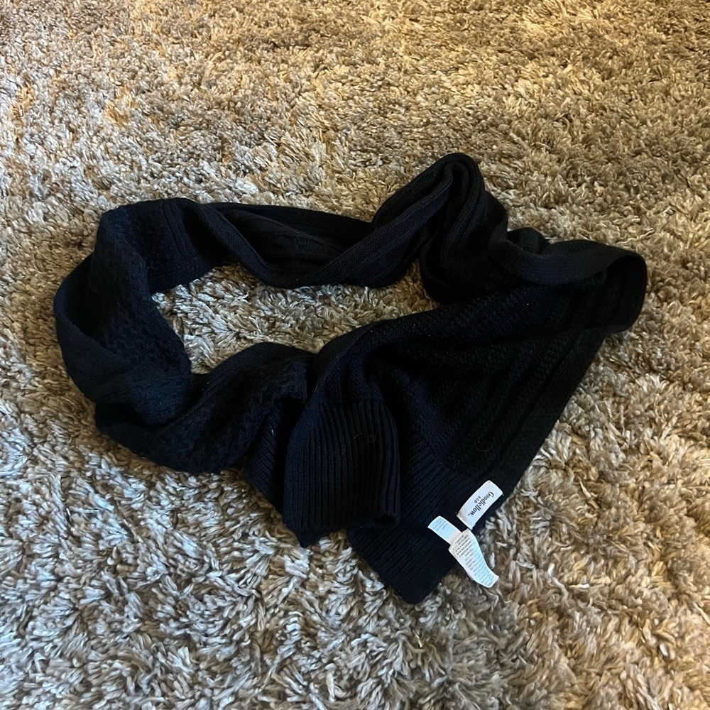 NWOT Goodfellow black oblong‎ scarf
